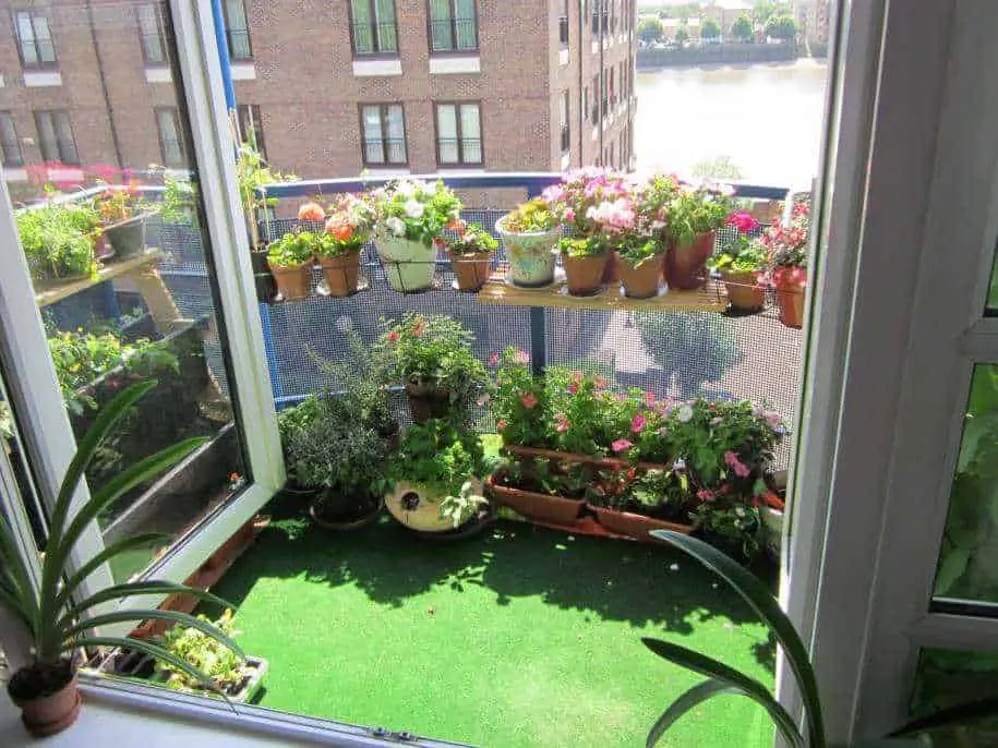 Ideas para decorar pequeños balcones