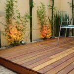 terraza con deck de madera