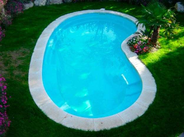 piscina ovalada 3